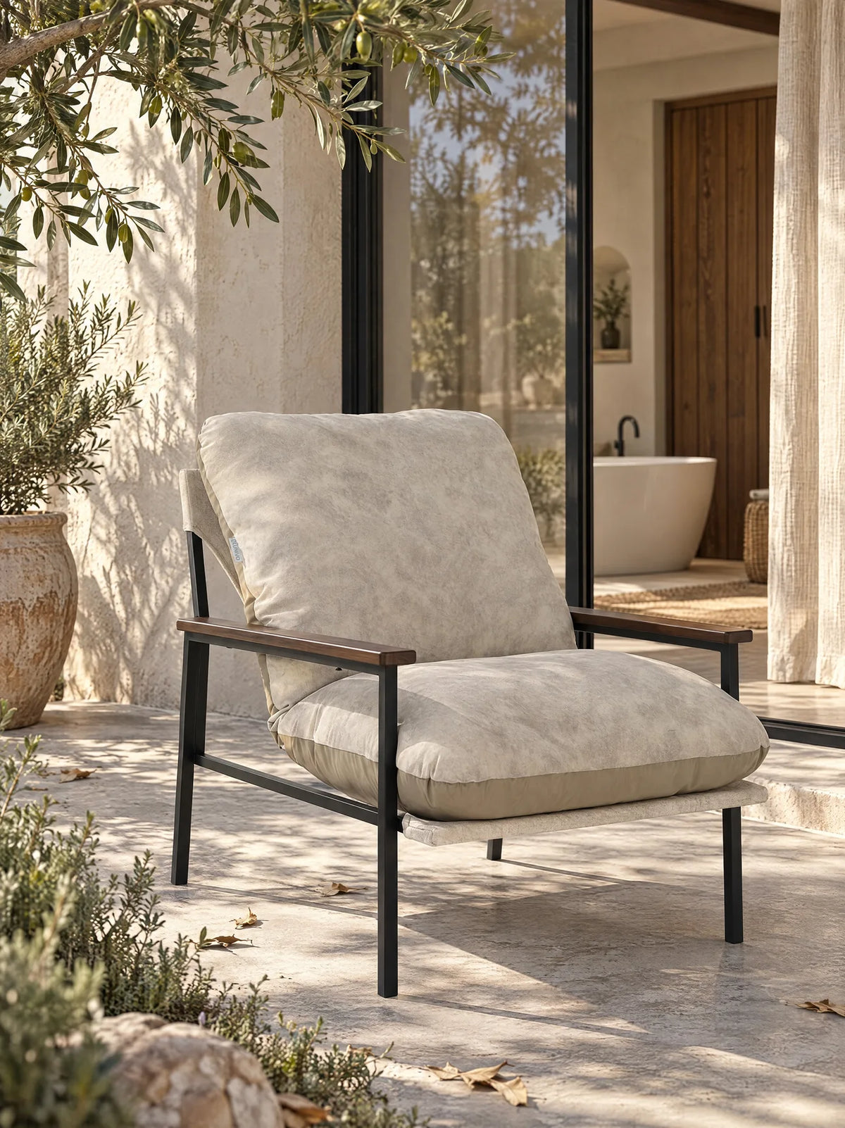 Cortina Dual-Sided Lounge Chair